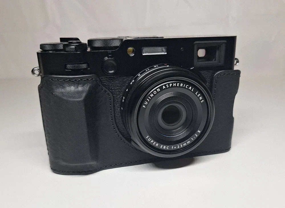 Fujifilm X100VI Black + Lots of Extras. Only 200 shot shutter count.
