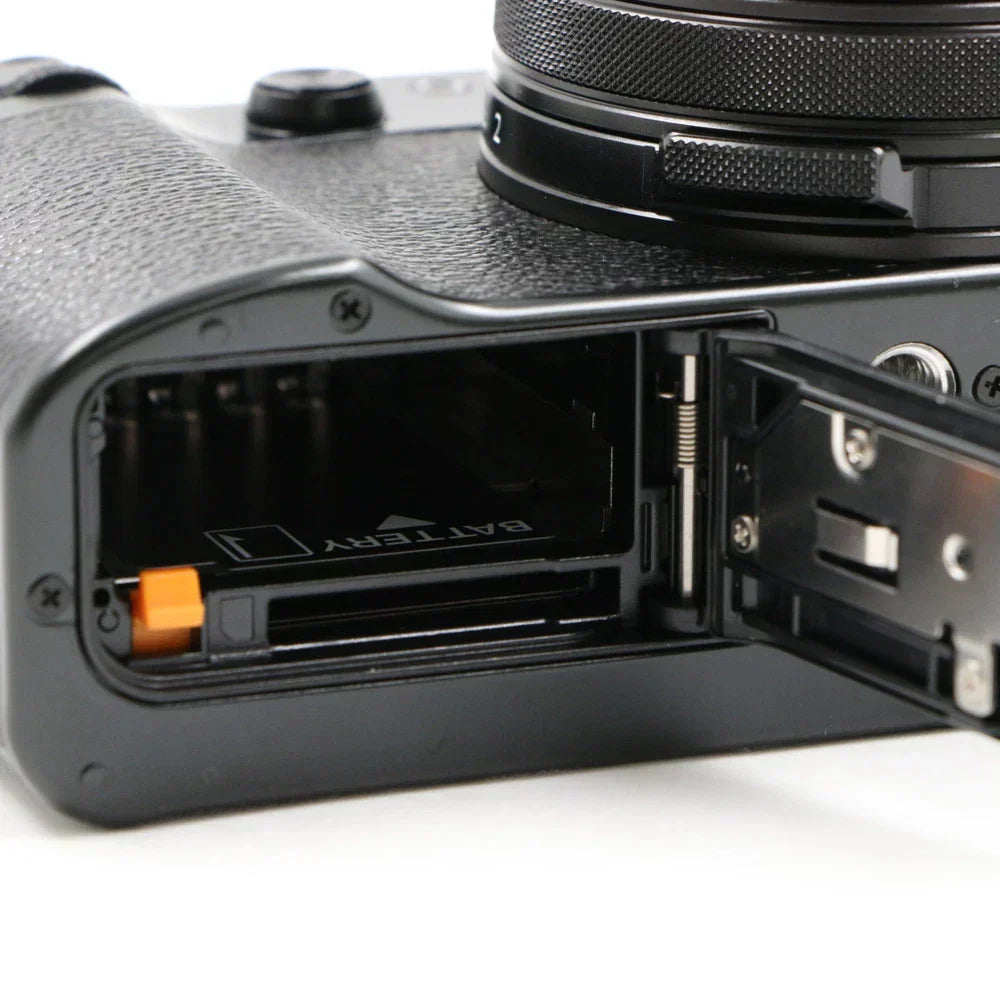 Fujifilm Fuji X100VI Black Digital Camera Shutter Count: 226 [Top Mint]
