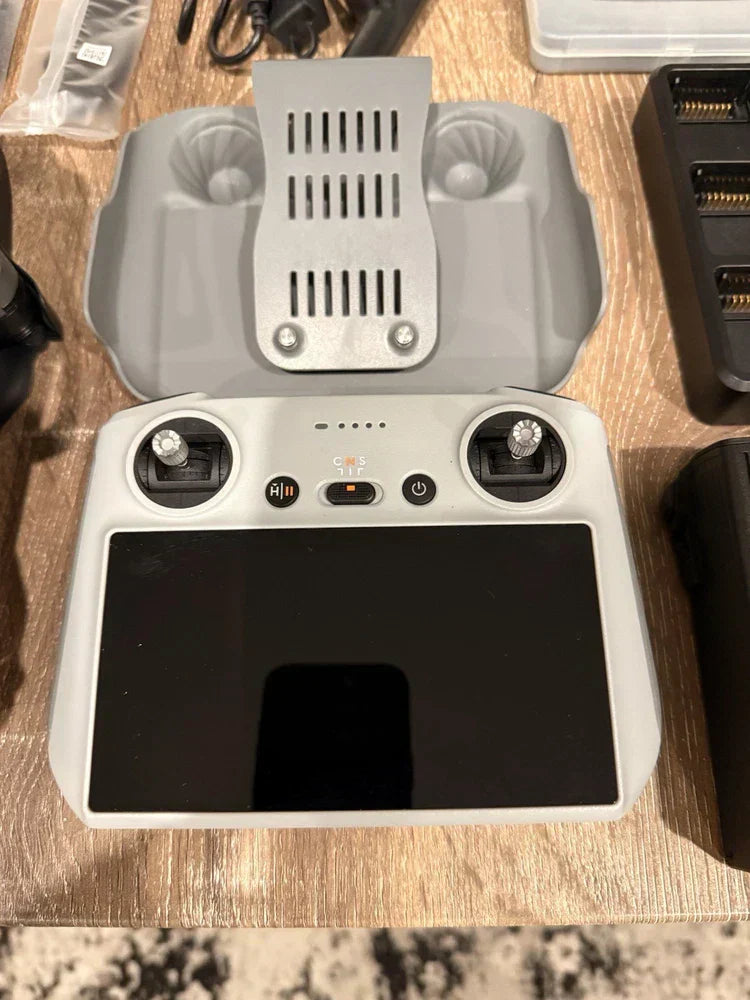 DJI Mavic 3 Pro With RC, 3 Batteries, Charging Hub, ND Filters