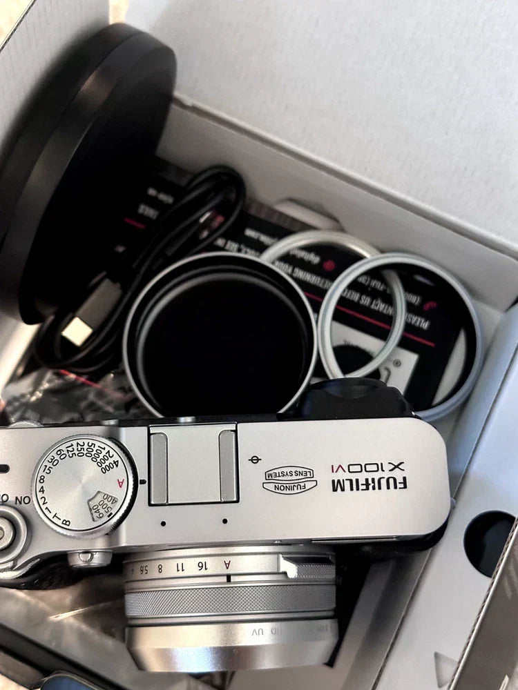 Fujifilm X100VI (Silver) w/ Cinebloom 20%, HD Filter, Black Case, Screen shield