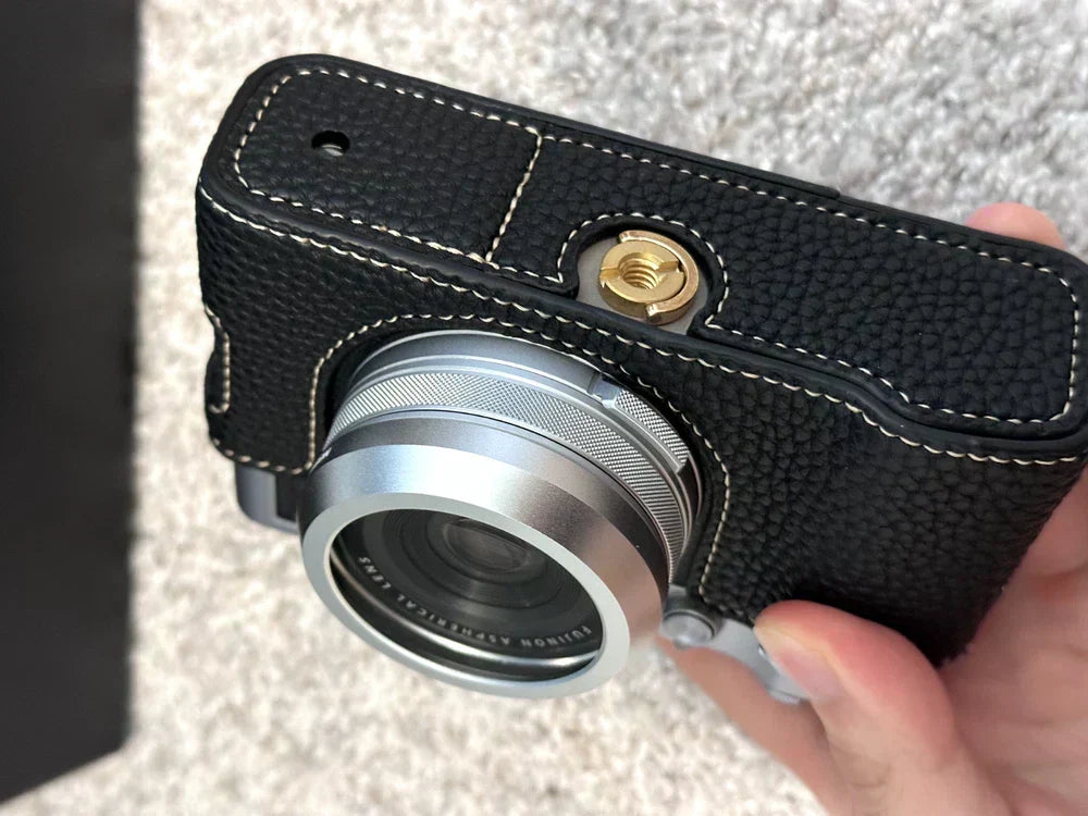 Fujifilm X100VI (Silver) w/ Cinebloom 20%, HD Filter, Black Case, Screen shield