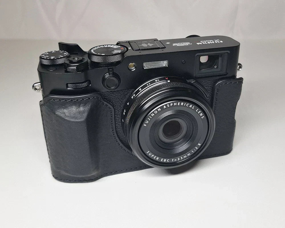 Fujifilm X100VI Black + Lots of Extras. Only 200 shot shutter count.