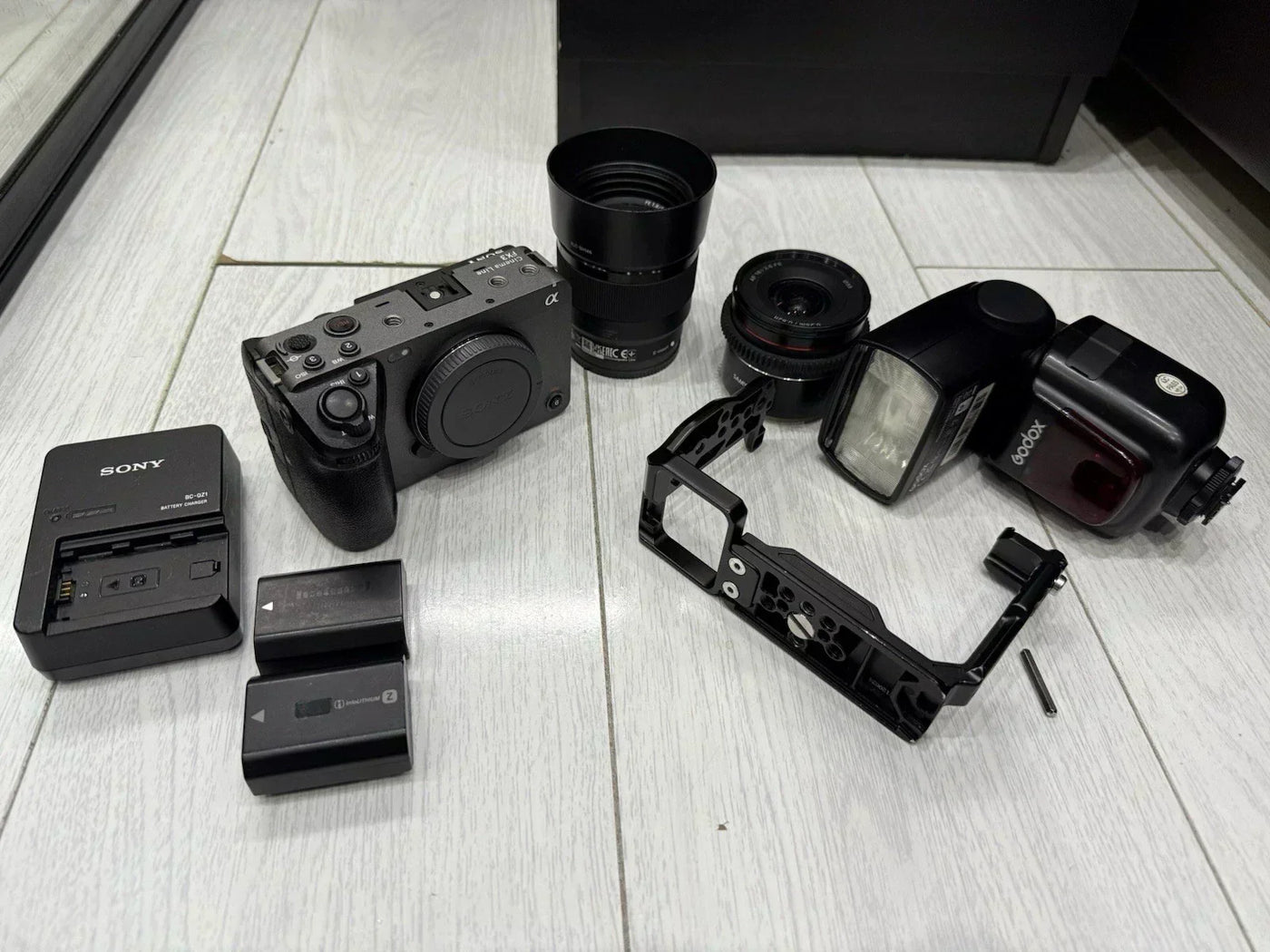 Sony FX3 (ILME-FX3) Full-Frame 12.1MP Cinema Camera Bundle